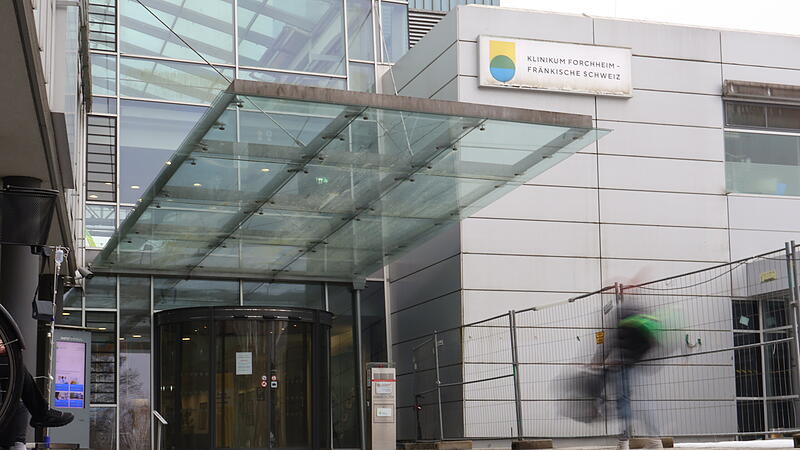 Die Verz&ouml;gerungen der Bauma&szlig;nahmen am Standort in Forchheim belasten die Finanzlage des Klinikums. Noch im Fr&uuml;hjahr sollen die meisten Arbeiten abgeschlossen sein.