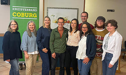 Der Coburger Kreisverband der Gr&uuml;nen nach der Neuwahl (von links): Alexandra M&uuml;ller, Michaela Nadj, Birgit Rose, Bernd Leuth&auml;usser, Sarah Baur, Max Benkert, Claudia B&ouml;hm, Lukas W&ouml;lfert und Silvia Fredenhagen.