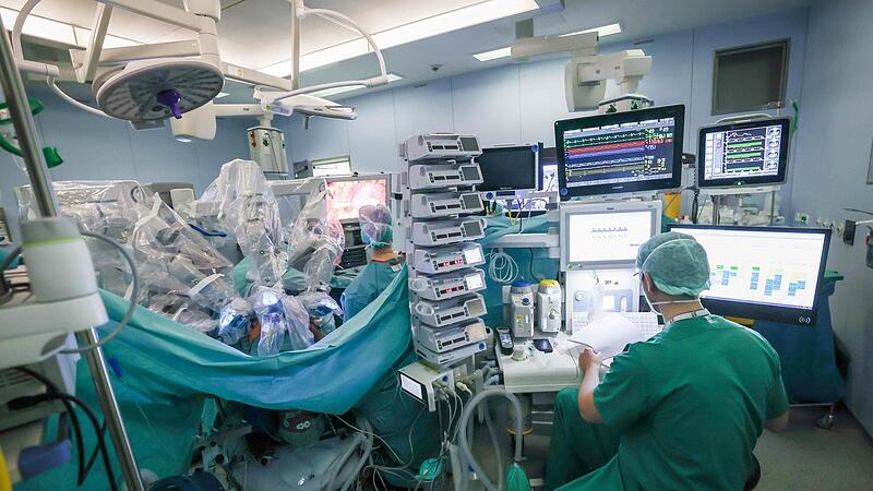 Aufschiebbare OPs d&uuml;rfen ab heute in Covid-19-Schwerpunktkrankenh&auml;usern nicht mehr durchgef&uuml;hrt werden. Das hat die Regierung von Oberfranken angeordnet. In Kronach muss aber nur ein geringer Teil der geplanten operativen Eingriffe verschoben werden.