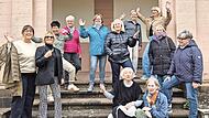 Der neue Vorstand von kulturbunt: (von links) Heide Gerlach-Hirt, Petra Riedel, Gitti Bußmann, Edeltraud Herrler, Petra Oberste Dommes, Elfi Schäfer, Sandra Oschmann, Annemarie Fell, Martina Bay, Andrea Ruppert, sitzend: Gudrun Lienert und Andrea ...