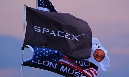 Flaggen: SpaceX, Elon Musk