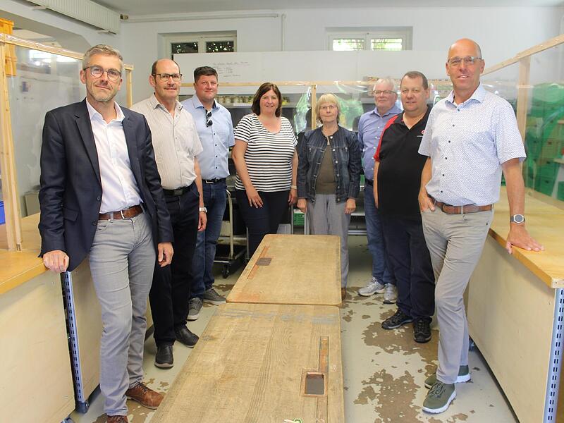 Unterstützung aus der Rhönallianz für die Tafel. V.l.: Jochen Vogel, Dieter Muth, Alexander Schneider, Katja Habersack, Susanne Wasserbauer, Uwe Schmidt, Bernold Martin und Gerd Kleinhenz. Unterstützung aus der Rhönallianz für die Tafel. V.l.: Jochen Vogel, Dieter Muth, Alexander Schneider, Katja Habersack, Susanne Wasserbauer, Uwe Schmidt, Bernold Martin und Gerd Kleinhenz.
