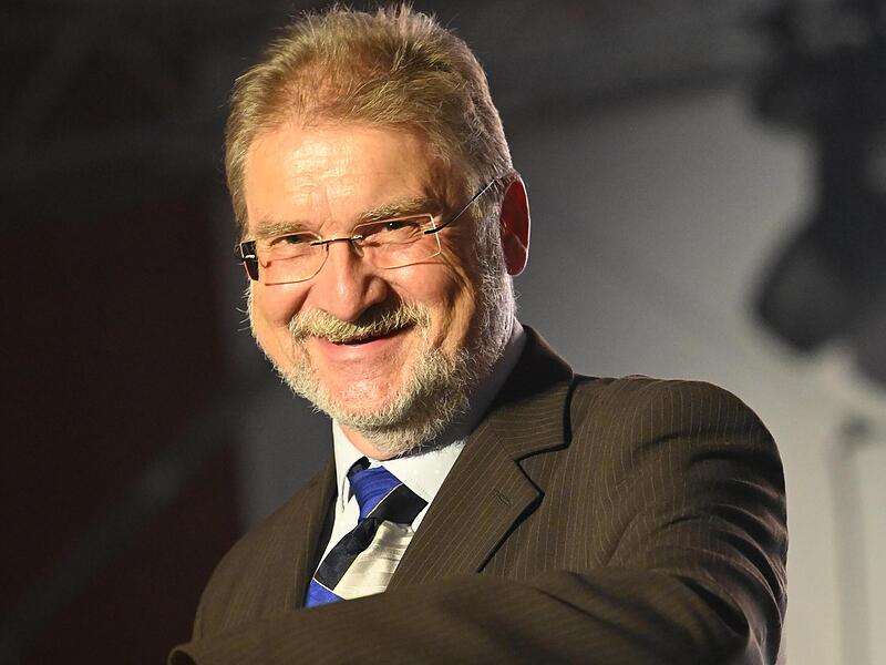 Roland Deinzer: „Ich war ein Lehrer und Schulleiter mit Herzblut“. Roland Deinzer: „Ich war ein Lehrer und Schulleiter mit Herzblut“.