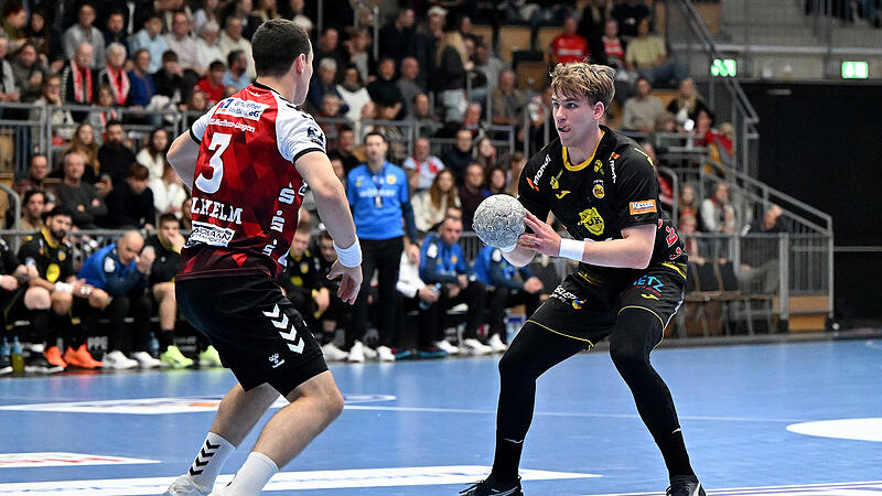 Pavels Valkovskis (rechts, gegen den Nordhorner Christian Wilhelm) erzielte sechs Treffer, erlaubte sich aber auch sieben "Fahrkarten".