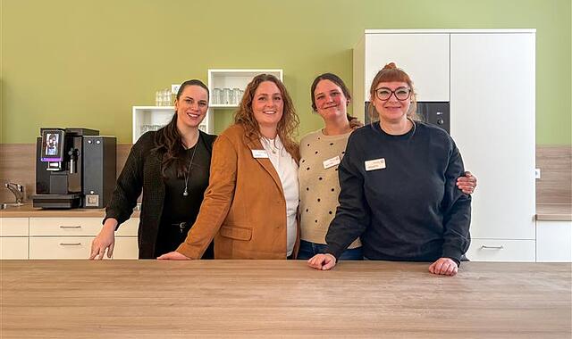 Neues Stadtteilbüro Das Team vom neuen Stadtteilbüro im Hainquartier in Bamberg. Von links nach rechts: Sabina Hammung, Lore Rucker, Natalie Elfflein und Sabrina Döring.