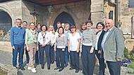 Der Chor Schola Laudate aus Effeltrich mit dem Leiter, Diakon Norbert Naturski, tritt in der Kapelle St. Moritz bei Leutenbach auf. Der Chor Schola Laudate aus Effeltrich mit dem Leiter, Diakon Norbert Naturski, tritt in der Kapelle St. Moritz bei Leutenbach auf.