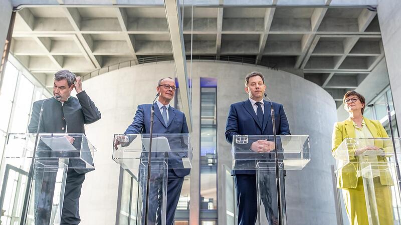 Die Parteivorsitzenden (von links) Markus S&ouml;der (CSU), Friedrich Merz(CDU), Lars Klingbeil und Saskia Esken (beide SPD) wollen nach der Einigung bei der Sondierung z&uuml;gig Koalitionsverhandlungen aufnehmen.