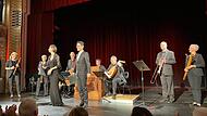 Das siebenköpfige Ensemble, die Capellisti, mit Margaret Hunter (Sopran) und Masashi Tauji (Tenor) überzeugten beim Kissinger Sommer. Das siebenköpfige Ensemble, die Capellisti, mit Margaret Hunter (Sopran) und Masashi Tauji (Tenor) überzeugten beim Kissinger Sommer.