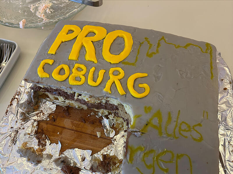 F&uuml;r die Wahlparty der W&auml;hlergemeinschaft war auch extra ein Pro-Coburg-Kuchen gebacken worden.