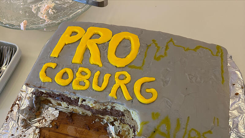F&uuml;r die Wahlparty der W&auml;hlergemeinschaft war auch extra ein Pro-Coburg-Kuchen gebacken worden.