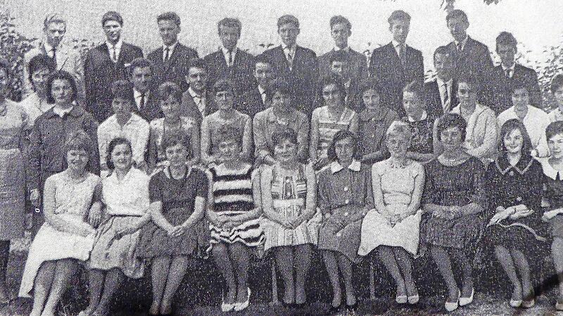Die Abschlussklasse der Realschule 1961 mit Inge Baume (vordere Reihe, Vierte von rechts)