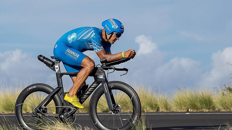 Andreas Dreitz bei seiner Paradedisziplin, dem Radfahren, beim dem der Michelauer nach 130 Kilometern muskuläre Probleme bekam.