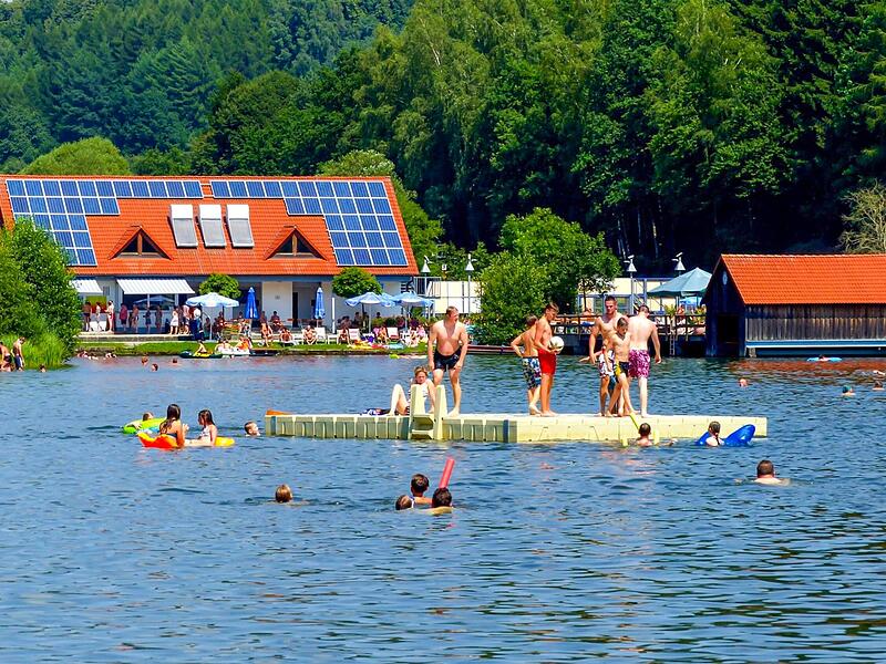 Badespaß ist am Trebgaster Badesee erlaubt, Cannabis-Konsum dagegen nicht.