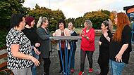Lachen macht Hoffnung: Die Frauen aus Stegaurach packen an und organisieren eine Spendenaktion für den unheilbar kranken Christian Z. Mit dabei (v.Links: