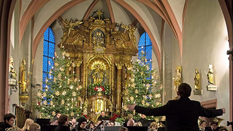 In der Pfarrkirche Burgebrach spielen die Ebrachtaler zu ihrem Neujahrskonzert auf. In der Pfarrkirche Burgebrach spielen die Ebrachtaler zu ihrem Neujahrskonzert auf.