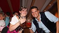 Auf der Bierwoche 2018 hat Nino Richter seiner Christiane einen Heiratsantrag gemacht. Auf der Bierwoche 2018 hat Nino Richter seiner Christiane einen Heiratsantrag gemacht.