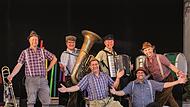 Der Name &bdquo;H&auml;isd &rsquo;n&rsquo; d&auml;isd vomm mee&ldquo; bedeutet so viel wie &bdquo;h&uuml;ben und dr&uuml;ben des Mains&ldquo;, was daher r&uuml;hrt, dass die Musiker aus der Gegend um die Volkacher Mainschleife kommen.
