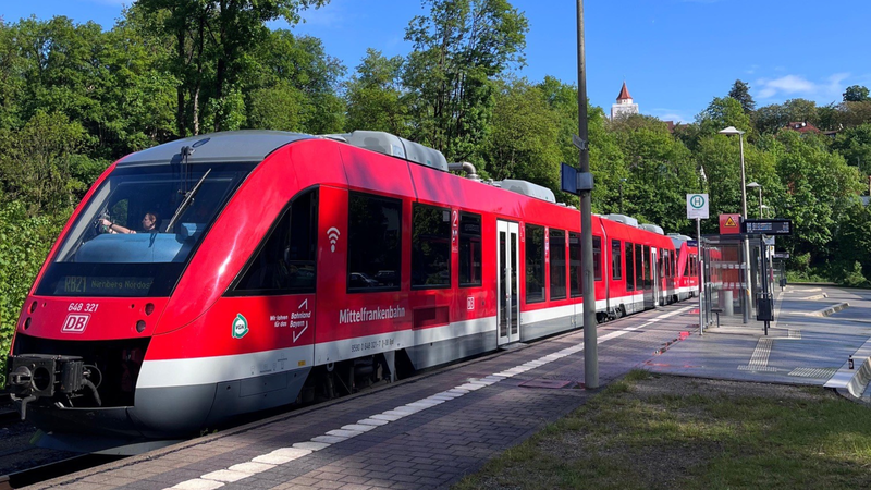 Gräfenbergbahn PetitionForchheim & Fränkische Schweiz Die Regionalbahnlinie 21 zwischen Nürnberg und Gräfenberg gilt seit Jahren als Pannenbahn. Eine Petition fordert nun dringend Maßnahmen auf der Gräfenbergbahn.
