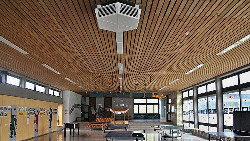 Blick in die Aula der Mittelschule Maroldsweisach: Der mögliche Neubau der Schule sorgte im Gemeinderat Pfarrweisach für Diskussionen über den Fortbestand  des Schulverbands mit Maroldsweisach.