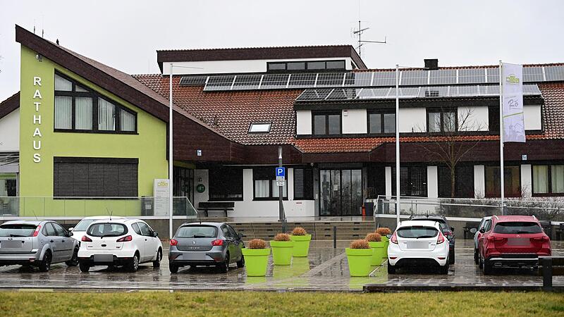 Das Rathaus in Röttenbach muss erneuert werden. Das Rathaus in Röttenbach muss erneuert werden.