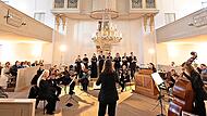 Das Dresdner Barockorchester und acht Vokalsolisten führten in der Schlosskirche Lahm Händels Oratorium „Messias“ auf. Michaela von Aichberger Das Dresdner Barockorchester und acht Vokalsolisten führten in der Schlosskirche Lahm Händels Oratorium „Messias“ auf. Michaela von Aichberger