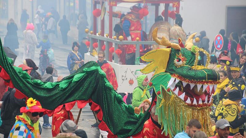 Es ist wieder so weit: Im M&auml;rz 2025 findet der Landkreis-Faschingsumzug mal wieder in Kitzingen statt.