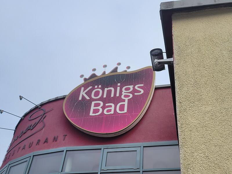 Uneingeschränkte Videoüberwachung im Königsbad? Die Hausordnung des Königsbads wirft Fragen auf.