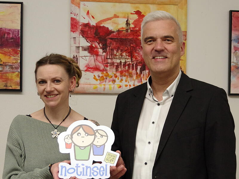 Ludwigsstadts B&uuml;rgermeister Timo Ehrhardt und Susanne Bauer hoffen auf weitere &bdquo;Notinsel&ldquo;-Projektpartner.