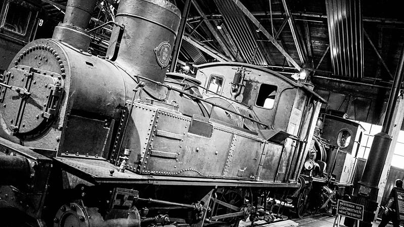 Im Dampflok-Museum sind ab sofort eine Preußische 1 A Tenderlok T0 (hinten), Baujahr 1883, und die B-Tenderlok „Kiel“ (vorne), Baujahr 1872, zu bestaunen. Im Dampflok-Museum sind ab sofort eine Preußische 1 A Tenderlok T0 (hinten), Baujahr 1883, und die B-Tenderlok „Kiel“ (vorne), Baujahr 1872, zu bestaunen.