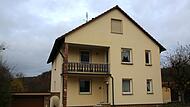 26 Flüchtlinge möchte ein Immobilienmakler in diesem Zweifamilienhaus in der Weitramsdorfer Geißgasse unterbringen. 26 Flüchtlinge möchte ein Immobilienmakler in diesem Zweifamilienhaus in der Weitramsdorfer Geißgasse unterbringen.