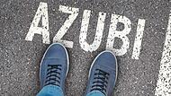 Berufsschulen und Betriebe müssen sich noch intensiver und individueller um jeden jungen Menschen kümmern, damit die Ausbildung weiterhin die Basis der Wirtschaft bleibt – meint Redakteur Matthias Zimmermann.