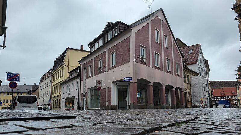 Ein Leerstand in Forchheims Innenstadt weniger: In die Hornschuchallee 2 kommt eine Änderungsschneiderei.