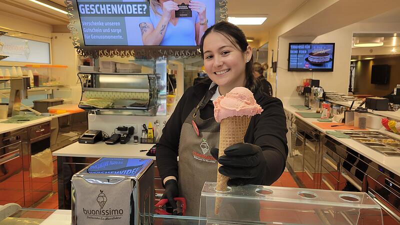 Seit Februar geht im Buonissimo in der Forchheimer Hauptstra&szlig;e wieder Eis &uuml;ber die Theke.