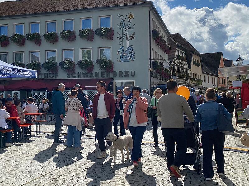 Viel los in Ebermannstadts City am 14. September: Wir haben die schönsten Bilder des Ebser Kirchweihmarktes 2025.