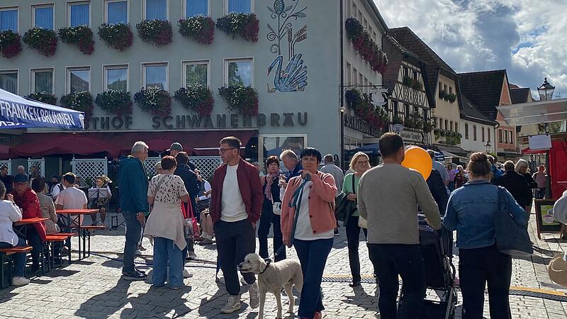 Viel los in Ebermannstadts City am 14. September: Wir haben die sch&ouml;nsten Bilder des Ebser Kirchweihmarktes 2025.