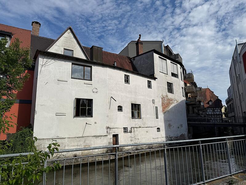 So sieht die ehemalige Eichhorn-Brauerei von der R&uuml;ckseite aus. Das Geb&auml;ude soll schon bald aufwendig saniert werden.