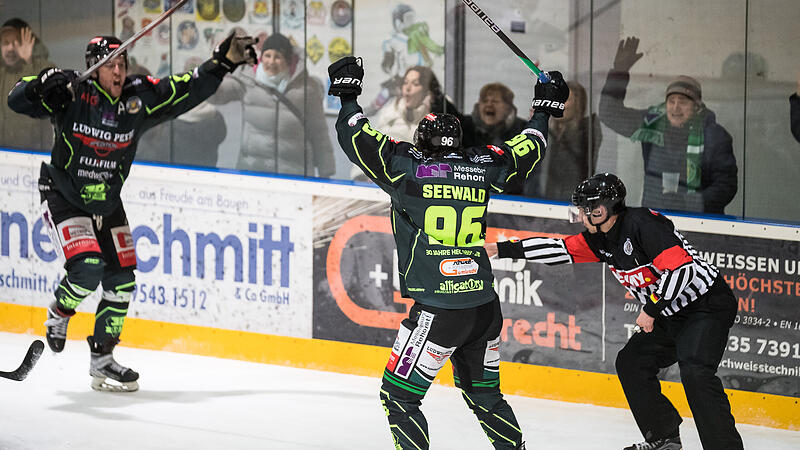 Die Alligators stehen im Achtelfinale: Jake Fardoe und Anton Seewald jubeln gegen Lindau Die Alligators stehen im Achtelfinale: Jake Fardoe und Anton Seewald jubeln gegen Lindau