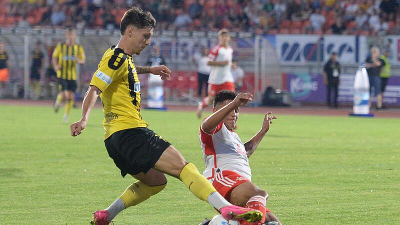 In der vergangenen Regionalliga-Saison gab es f&uuml;r die SpVgg Bayreuth (in gelb-schwarz) gegen den FC Bayern M&uuml;nchen II um Matteo Perez Vinl&ouml;f nichts zu holen: Nach dem 1:2 zu Hause gab es ausw&auml;rts eine 0:4-Niederlage.