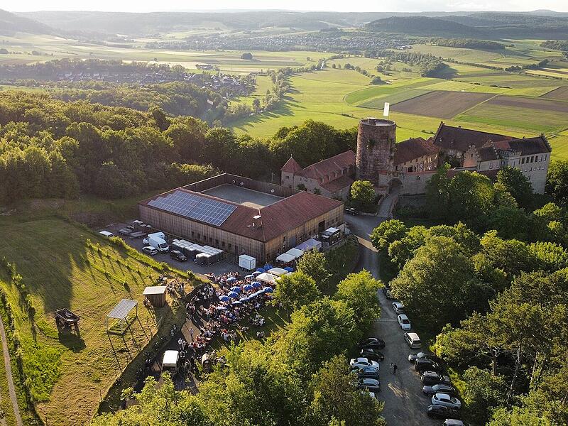 Das Weingut Schloss Saaleck von oben Das Weingut Schloss Saaleck von oben