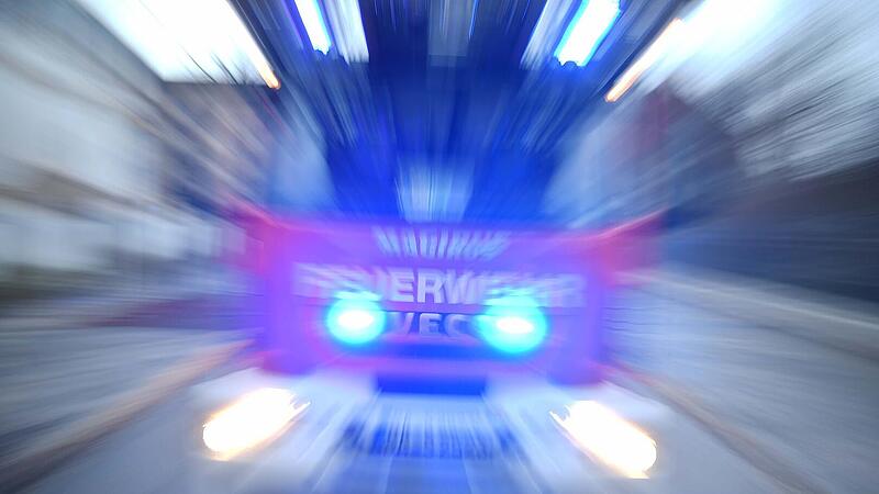 Brand in Huppendorf: 50 Einsatzkr&auml;fte k&auml;mpfen mit den Flammen