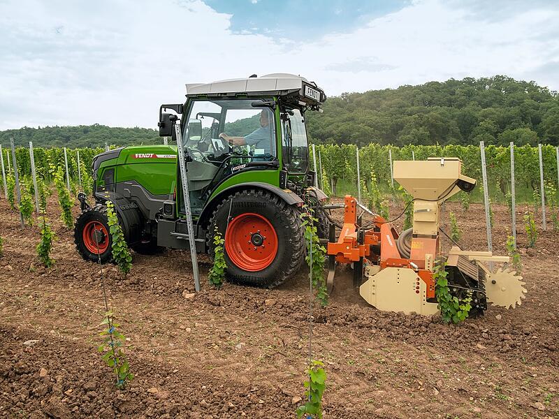 Fendt bietet einen elektrifizierten Traktor an Fendt bietet einen elektrifizierten Traktor an