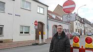 Bürgervereinsvorsitzender Gerhard Metzner würde sich unter anderem eine Behelfs-Bushaltestelle in der Artur-Landgraf-Straße wünschen.