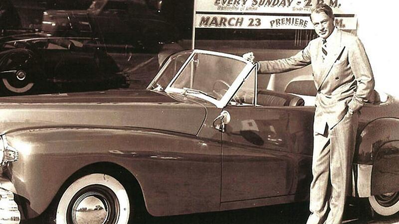 Hollywood-Legenden wie Gary Cooper (hier mit seinem 1948er Lincoln Cabrio) gaben sich in der Werkstatt von Rudolf Stößel die Klinke in die Hand. Hollywood-Legenden wie Gary Cooper (hier mit seinem 1948er Lincoln Cabrio) gaben sich in der Werkstatt von Rudolf Stößel die Klinke in die Hand.