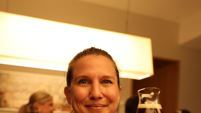 K&ouml;niginnen-Kr&ouml;nung