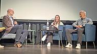 Informative Talkrunde zum Jubiläum: Moderator Thorsten Otto und die Gäste Bernd Montag, Svenja Brunckhorst und Christian Wück (v.l.) auf der blauen Couch.