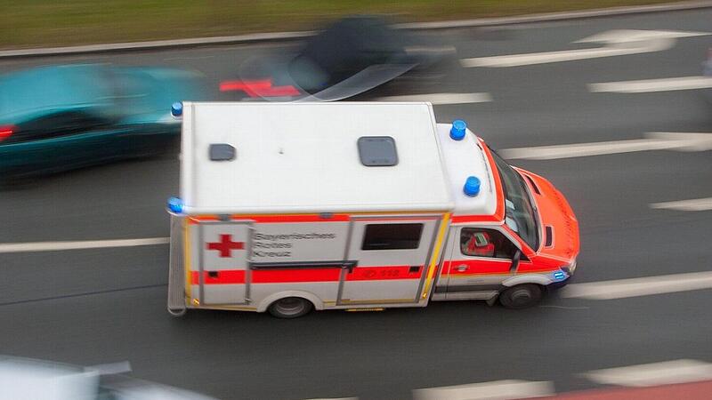 Kulmbach: Streit eskaliert - Mann schl&auml;gt auf Kontrahenten ein