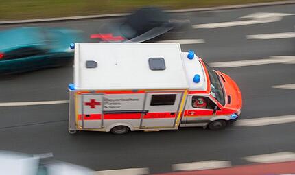Kulmbach: Streit eskaliert - Mann schl&auml;gt auf Kontrahenten ein
