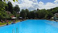 Das Gr&auml;fenberger Freibad mit seinem 50-Meter-Schwimmbecken muss f&uuml;r viel Geld saniert werden.Forchheim & Fr&auml;nkische Schweiz