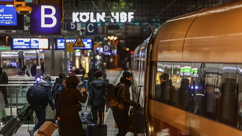 Nach Sperrung: Zugverkehr im Kölner Hauptbahnhof wieder frei Nach Sperrung: Zugverkehr im Kölner Hauptbahnhof wieder frei