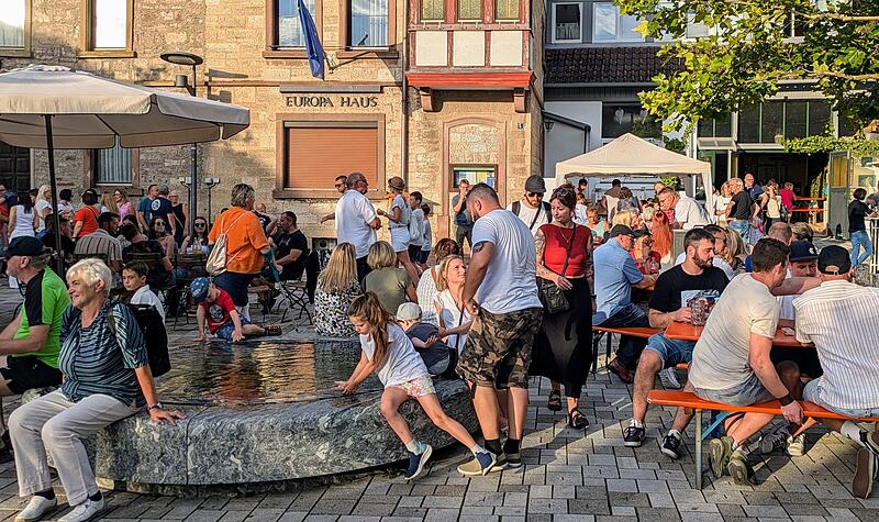 Die meist nicht &ouml;ffentlich zug&auml;nglichen Innenh&ouml;fe verwandeln sich beim H&ouml;flesfest in stimmungsvolle Veranstaltungsorte und laden zu einem besonderen Rundgang durch die Stadt ein.